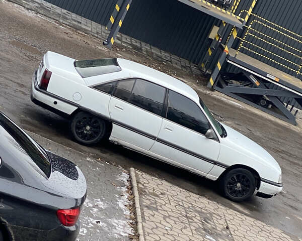 Білий Опель Омега, об'ємом двигуна 1.8 л та пробігом 202 тис. км за 1000 $, фото 9 на Automoto.ua