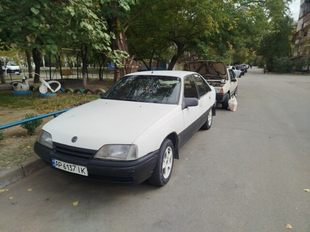 Білий Опель Омега, об'ємом двигуна 1.8 л та пробігом 300 тис. км за 550 $, фото 2 на Automoto.ua