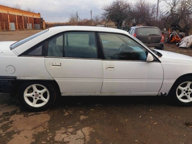 Белый Опель Омега, объемом двигателя 2 л и пробегом 220 тыс. км за 779 $, фото 6 на Automoto.ua