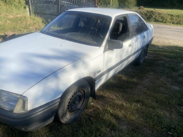 Білий Опель Омега, об'ємом двигуна 2.3 л та пробігом 300 тис. км за 1000 $, фото 2 на Automoto.ua