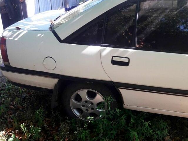 Білий Опель Омега, об'ємом двигуна 1.8 л та пробігом 0 тис. км за 1300 $, фото 3 на Automoto.ua