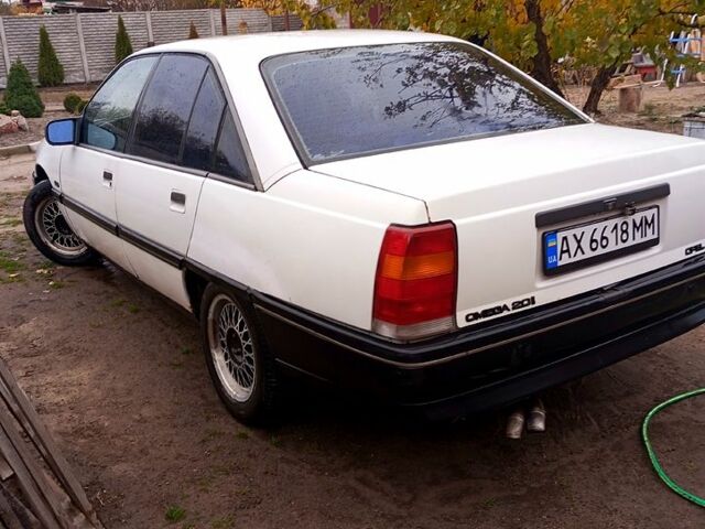 Білий Опель Омега, об'ємом двигуна 2 л та пробігом 0 тис. км за 1300 $, фото 4 на Automoto.ua