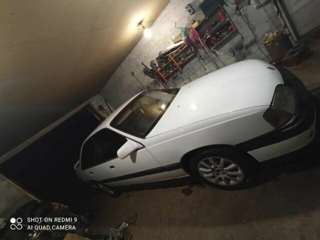 Білий Опель Омега, об'ємом двигуна 2 л та пробігом 370 тис. км за 1350 $, фото 4 на Automoto.ua