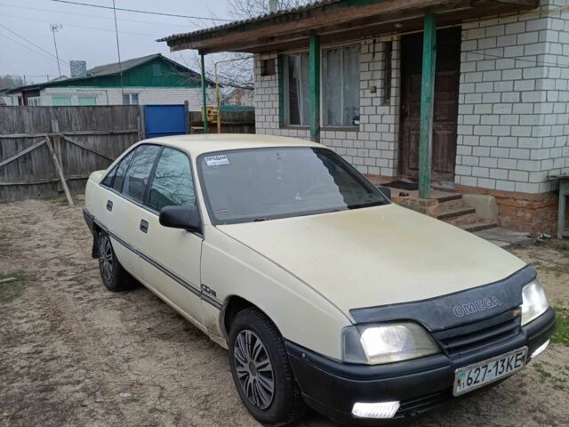Белый Опель Омега, объемом двигателя 2.3 л и пробегом 400 тыс. км за 1350 $, фото 1 на Automoto.ua