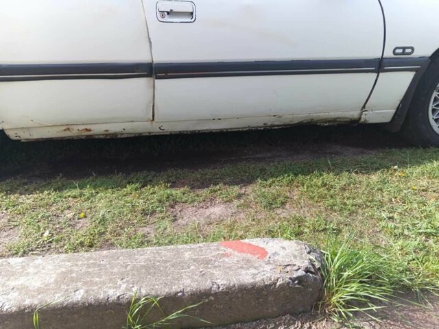 Белый Опель Омега, объемом двигателя 2 л и пробегом 890 тыс. км за 800 $, фото 5 на Automoto.ua