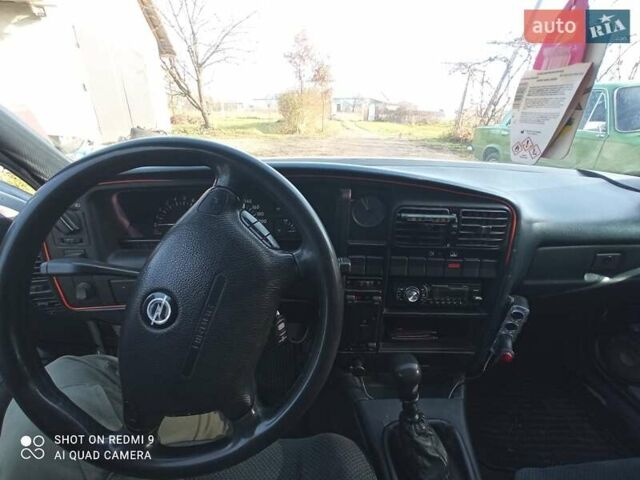 Білий Опель Омега, об'ємом двигуна 2 л та пробігом 370 тис. км за 1100 $, фото 9 на Automoto.ua