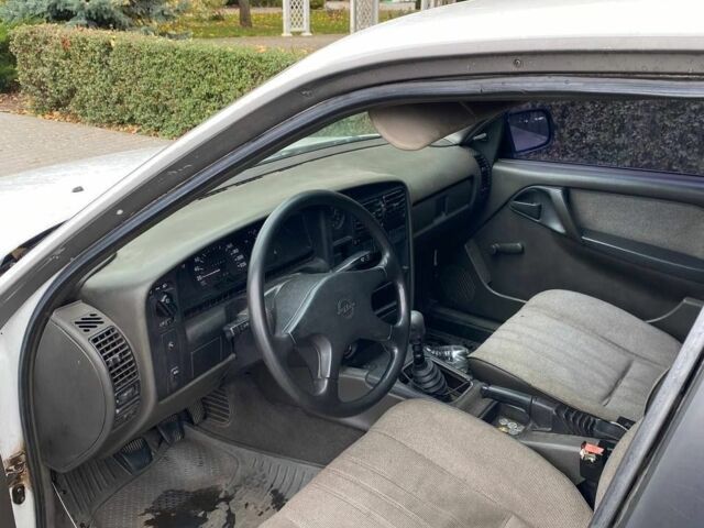 Белый Опель Омега, объемом двигателя 1.8 л и пробегом 410 тыс. км за 800 $, фото 2 на Automoto.ua