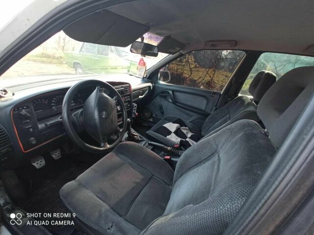 Білий Опель Омега, об'ємом двигуна 2 л та пробігом 370 тис. км за 1350 $, фото 2 на Automoto.ua