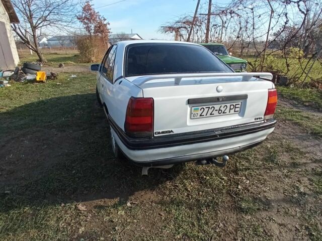 Білий Опель Омега, об'ємом двигуна 2 л та пробігом 370 тис. км за 1350 $, фото 7 на Automoto.ua