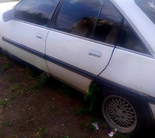 Білий Опель Омега, об'ємом двигуна 2 л та пробігом 0 тис. км за 700 $, фото 2 на Automoto.ua