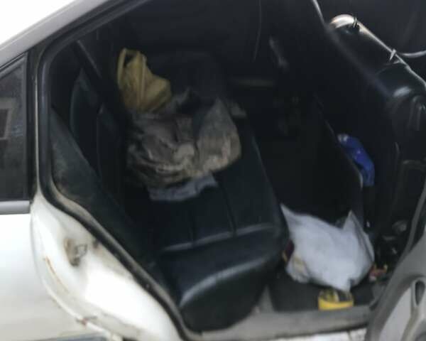 Белый Опель Омега, объемом двигателя 2 л и пробегом 300 тыс. км за 1400 $, фото 4 на Automoto.ua