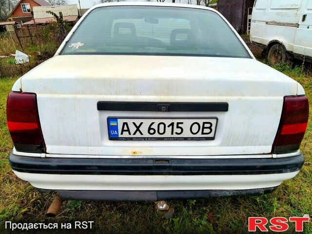 Білий Опель Омега, об'ємом двигуна 2 л та пробігом 200 тис. км за 500 $, фото 4 на Automoto.ua