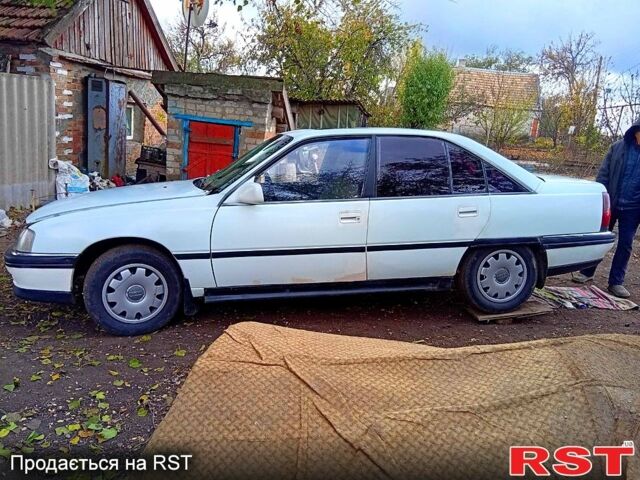 Опель Омега 1992 в Очакове на Automoto.ua Белый Опель Омега, объемом двигателя 2 л и пробегом 350 тыс. км за 1600 $, фото 1 на Automoto.ua