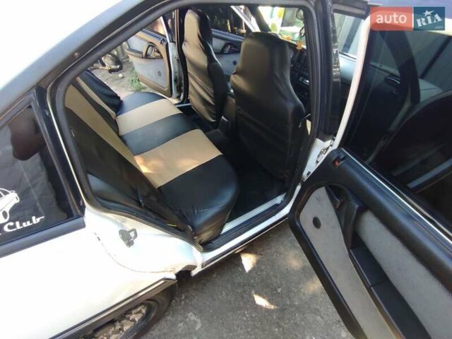 Білий Опель Омега, об'ємом двигуна 2 л та пробігом 325 тис. км за 2000 $, фото 4 на Automoto.ua