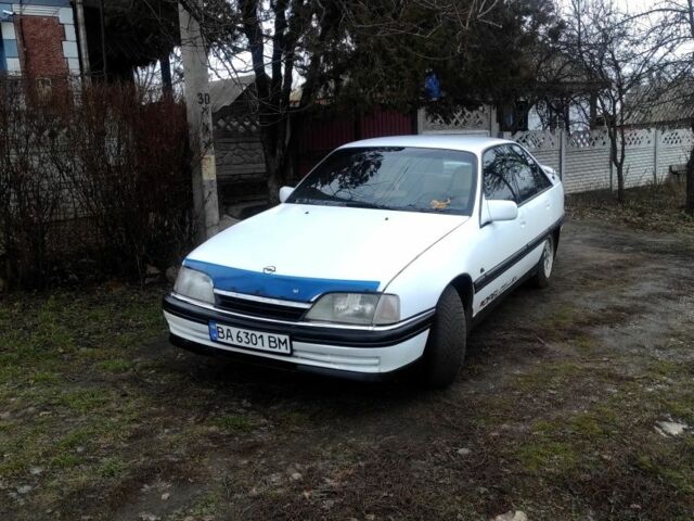 Белый Опель Омега, объемом двигателя 2 л и пробегом 333 тыс. км за 2019 $, фото 9 на Automoto.ua