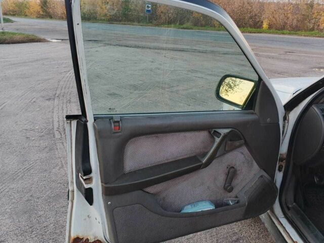 Белый Опель Омега, объемом двигателя 2 л и пробегом 390 тыс. км за 1321 $, фото 12 на Automoto.ua