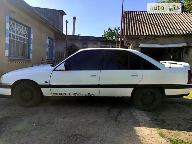 Білий Опель Омега, об'ємом двигуна 2 л та пробігом 325 тис. км за 2000 $, фото 10 на Automoto.ua