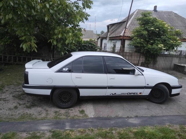 Белый Опель Омега, объемом двигателя 2 л и пробегом 333 тыс. км за 2019 $, фото 7 на Automoto.ua