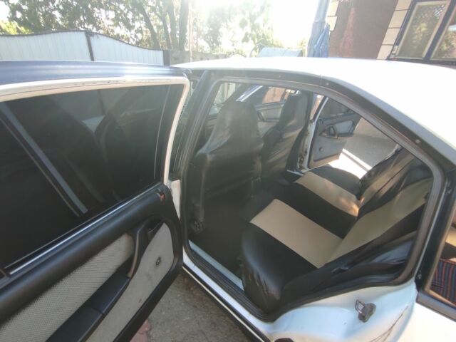 Белый Опель Омега, объемом двигателя 2 л и пробегом 333 тыс. км за 2019 $, фото 5 на Automoto.ua