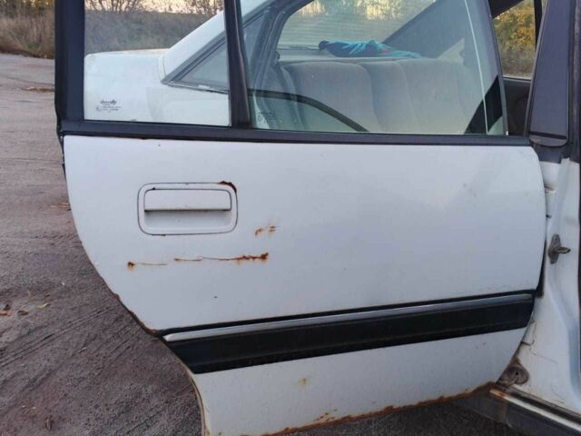 Белый Опель Омега, объемом двигателя 2 л и пробегом 390 тыс. км за 1321 $, фото 3 на Automoto.ua