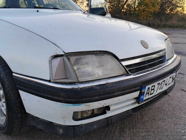 Белый Опель Омега, объемом двигателя 2 л и пробегом 390 тыс. км за 1321 $, фото 5 на Automoto.ua