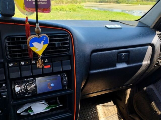 Білий Опель Омега, об'ємом двигуна 20 л та пробігом 356 тис. км за 1650 $, фото 6 на Automoto.ua