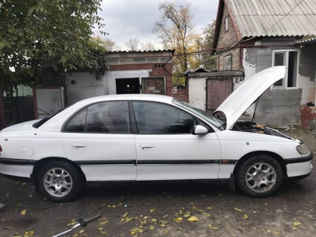Білий Опель Омега, об'ємом двигуна 2 л та пробігом 39 тис. км за 1689 $, фото 2 на Automoto.ua