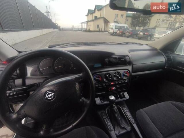 Белый Опель Омега, объемом двигателя 2 л и пробегом 309 тыс. км за 1700 $, фото 4 на Automoto.ua