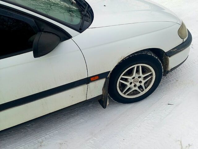 Белый Опель Омега, объемом двигателя 2 л и пробегом 270 тыс. км за 2000 $, фото 4 на Automoto.ua