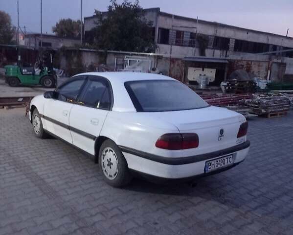 Белый Опель Омега, объемом двигателя 2 л и пробегом 200 тыс. км за 2000 $, фото 3 на Automoto.ua