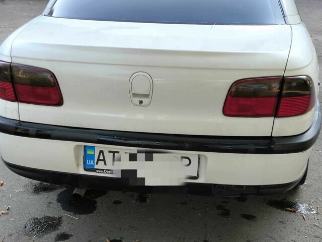 Белый Опель Омега, объемом двигателя 2 л и пробегом 200 тыс. км за 1200 $, фото 3 на Automoto.ua