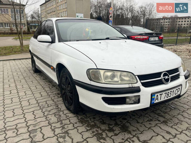 Белый Опель Омега, объемом двигателя 2 л и пробегом 320 тыс. км за 1650 $, фото 8 на Automoto.ua