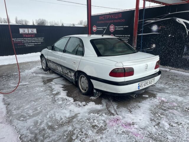 Білий Опель Омега, об'ємом двигуна 2 л та пробігом 300 тис. км за 1092 $, фото 5 на Automoto.ua