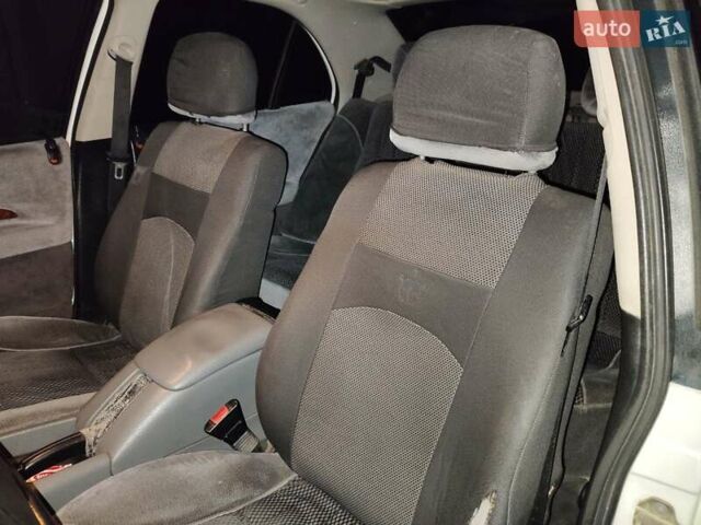 Белый Опель Омега, объемом двигателя 2 л и пробегом 209 тыс. км за 2500 $, фото 8 на Automoto.ua