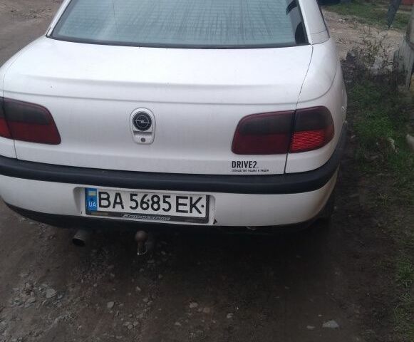 Белый Опель Омега, объемом двигателя 2 л и пробегом 1 тыс. км за 1900 $, фото 1 на Automoto.ua