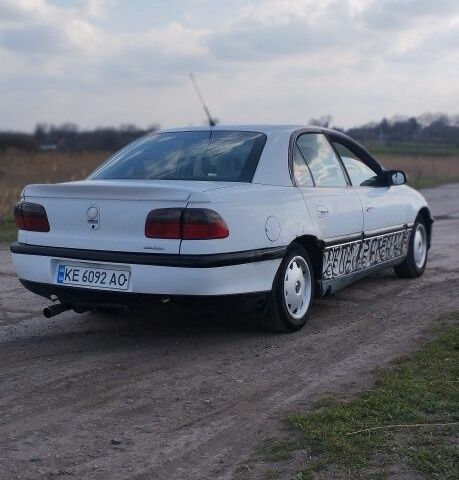 Белый Опель Омега, объемом двигателя 2 л и пробегом 556 тыс. км за 1400 $, фото 5 на Automoto.ua