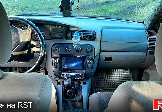 Білий Опель Омега, об'ємом двигуна 2 л та пробігом 200 тис. км за 2450 $, фото 2 на Automoto.ua