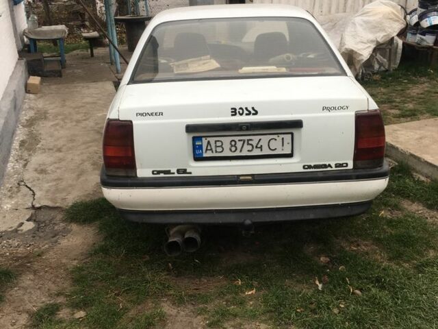 Белый Опель Омега, объемом двигателя 2 л и пробегом 3 тыс. км за 650 $, фото 2 на Automoto.ua