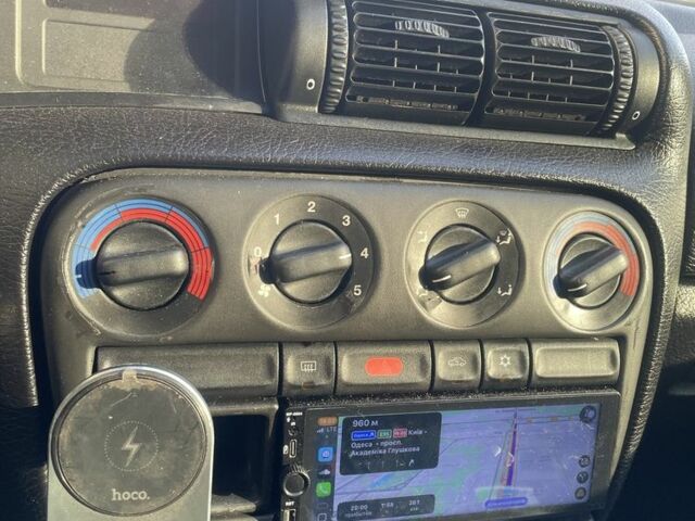 Белый Опель Омега, объемом двигателя 2 л и пробегом 389 тыс. км за 2200 $, фото 1 на Automoto.ua