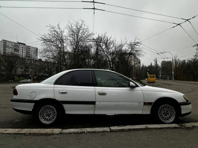 Білий Опель Омега, об'ємом двигуна 2 л та пробігом 3 тис. км за 1389 $, фото 7 на Automoto.ua