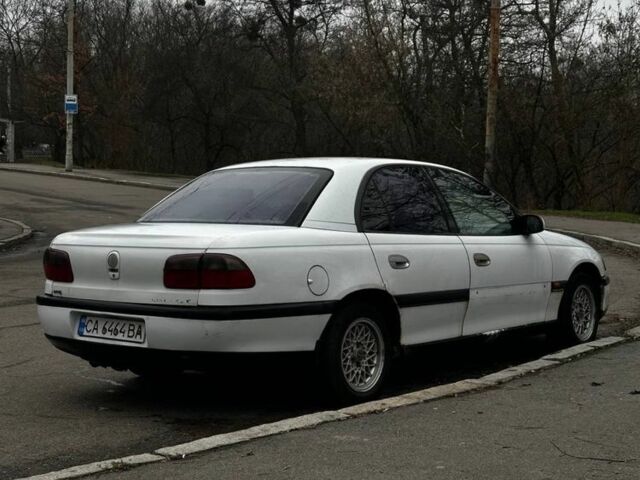 Білий Опель Омега, об'ємом двигуна 2 л та пробігом 3 тис. км за 1389 $, фото 3 на Automoto.ua