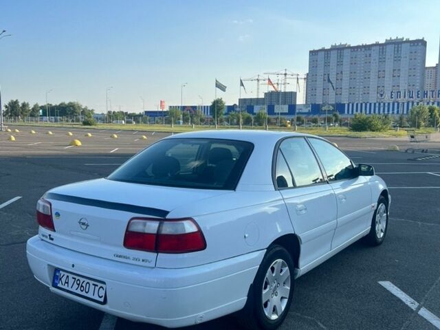 Білий Опель Омега, об'ємом двигуна 2 л та пробігом 316 тис. км за 2350 $, фото 2 на Automoto.ua