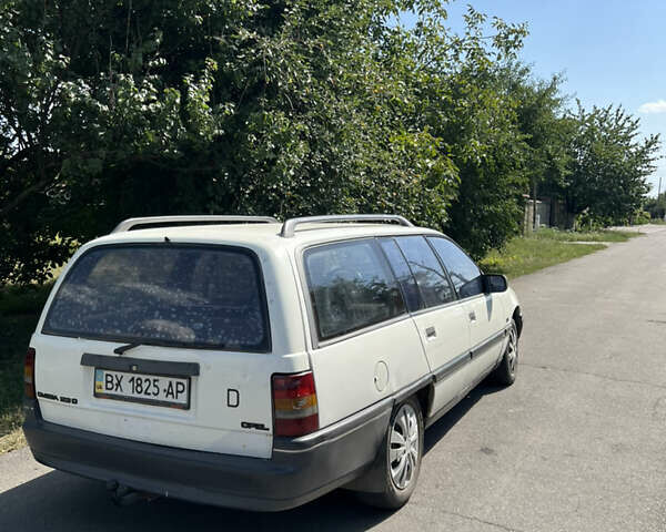Білий Опель Омега, об'ємом двигуна 2.3 л та пробігом 380 тис. км за 2000 $, фото 8 на Automoto.ua