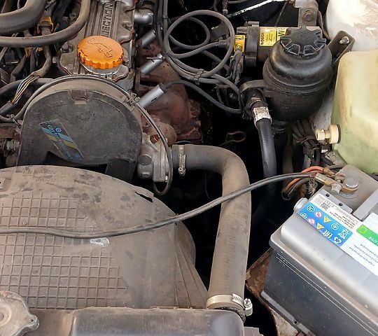 Білий Опель Омега, об'ємом двигуна 2 л та пробігом 0 тис. км за 500 $, фото 10 на Automoto.ua