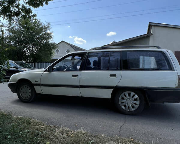Білий Опель Омега, об'ємом двигуна 2.3 л та пробігом 380 тис. км за 2000 $, фото 1 на Automoto.ua