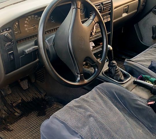 Білий Опель Омега, об'ємом двигуна 2 л та пробігом 0 тис. км за 500 $, фото 6 на Automoto.ua