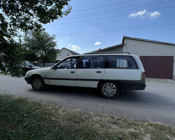 Білий Опель Омега, об'ємом двигуна 2.3 л та пробігом 380 тис. км за 2000 $, фото 2 на Automoto.ua