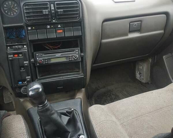 Білий Опель Омега, об'ємом двигуна 2 л та пробігом 300 тис. км за 950 $, фото 2 на Automoto.ua