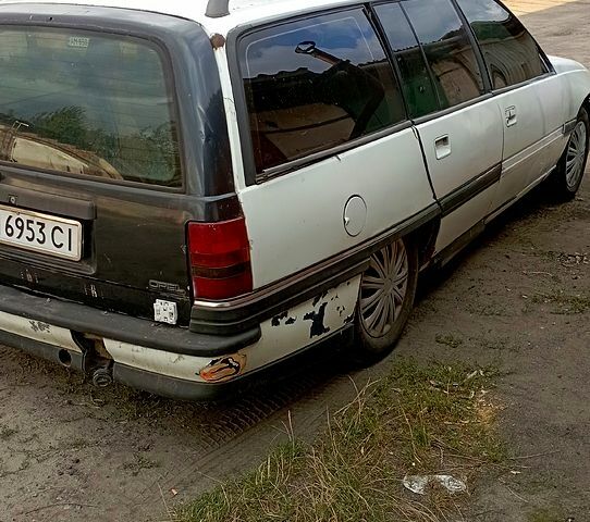 Білий Опель Омега, об'ємом двигуна 2 л та пробігом 400 тис. км за 565 $, фото 1 на Automoto.ua