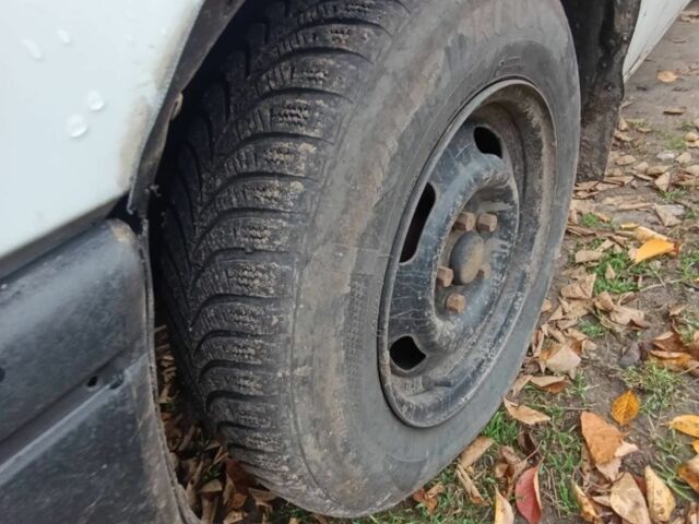 Білий Опель Омега, об'ємом двигуна 2.3 л та пробігом 350 тис. км за 1200 $, фото 7 на Automoto.ua